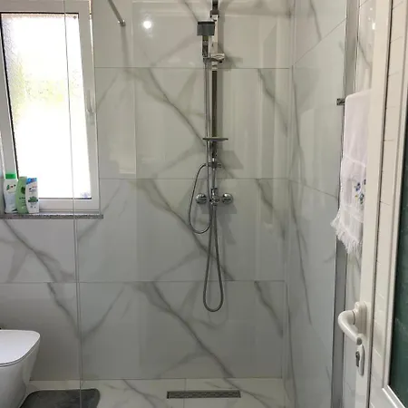 招待所 Klajdis Krujë