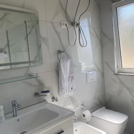 Klajdis Affittacamere Krujë