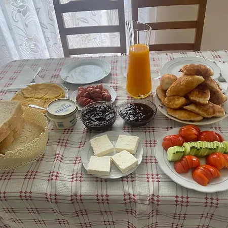 Klajdis Pensión Krujë