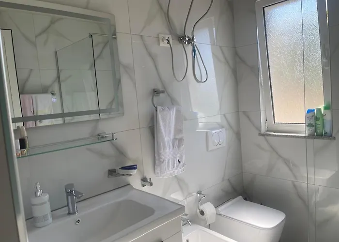 Klajdis Pensión Krujë